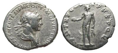 Denario de Trajano. P M TR P COS VI P P SPQR. Genio a izq. Roma 2413914.m