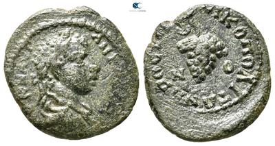 AE18 (Assarión) de Heliogábalo. Racimo. Nikopolis de Istrum 6210114.m