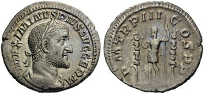 Denario de Maximino I. P M TR P III COS P P. Emperador entre estandartes. Roma 3173155.m
