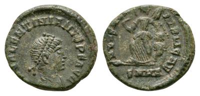 AE4 de Valentiniano II. SALVS REI PVBLICAE. 5738777.m