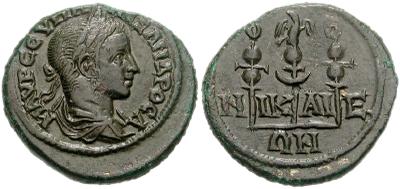 AE21 de Alejandro Severo. ΝΙΚΑΙЄΩΝ 3 estandartes. Nicea 413436.m