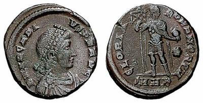 Decargiro de Teodosio I. GLORIA ROMANORVM. Emperador con lábaro. Heraclea 1193975.m