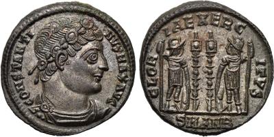 AE3 de Constantino I. GLORIA EXERCITVS. Soldados entre 2 estandartes. Arlés 1781942.m