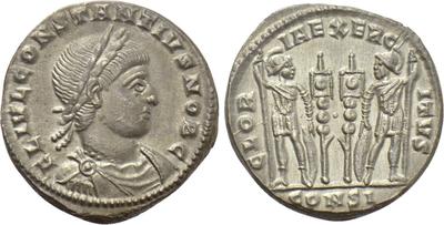 AE3 de Constancio II. GLORIA EXERCITVS. Soldados entre 2 estandartes. Constantinopla 5357053.m