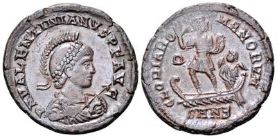 AE2 o Maiorina de Valentiniano II. GLORIA ROMANORVM. Emperador en barca. Nicomedia 3765290.m